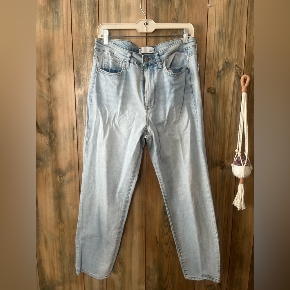 Worn once RSQ size 13 vintage mom jeans.